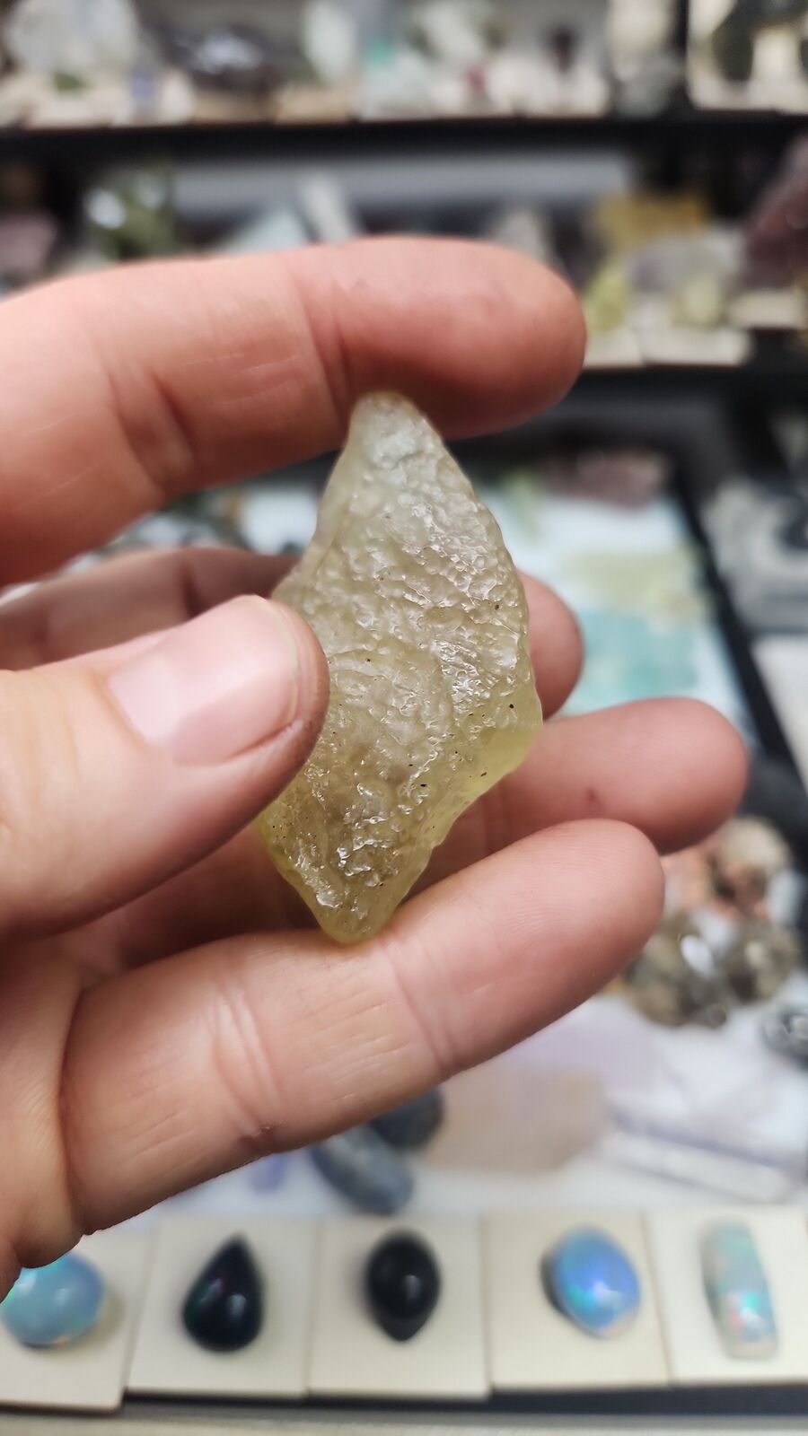 Libyan desert glass #33