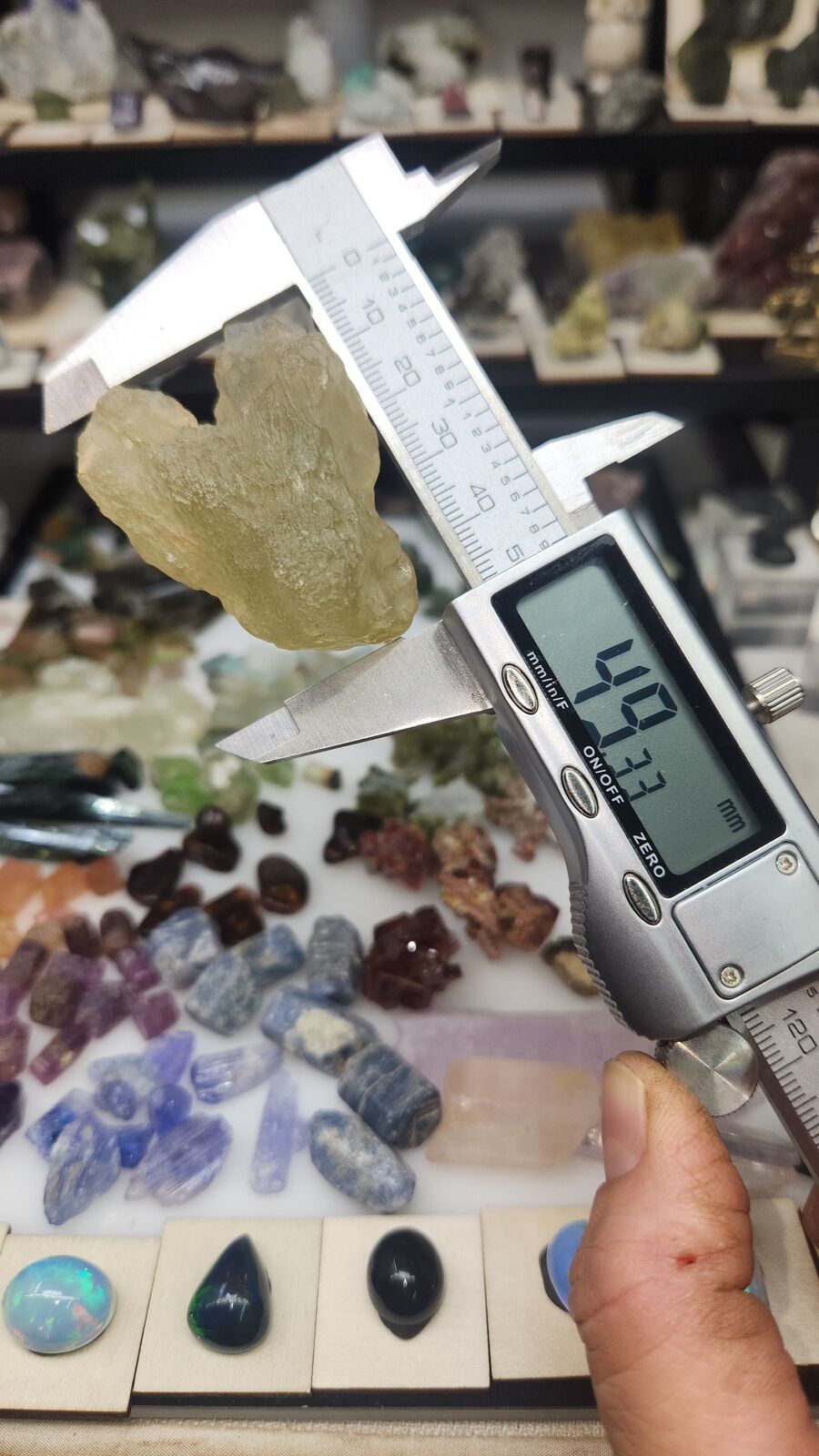 Libyan desert glass #47