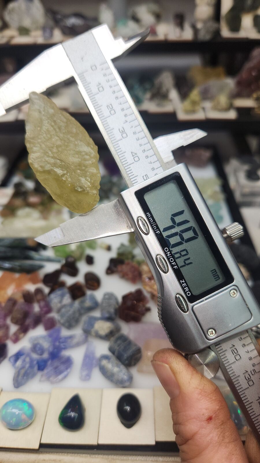 Libyan desert glass #33