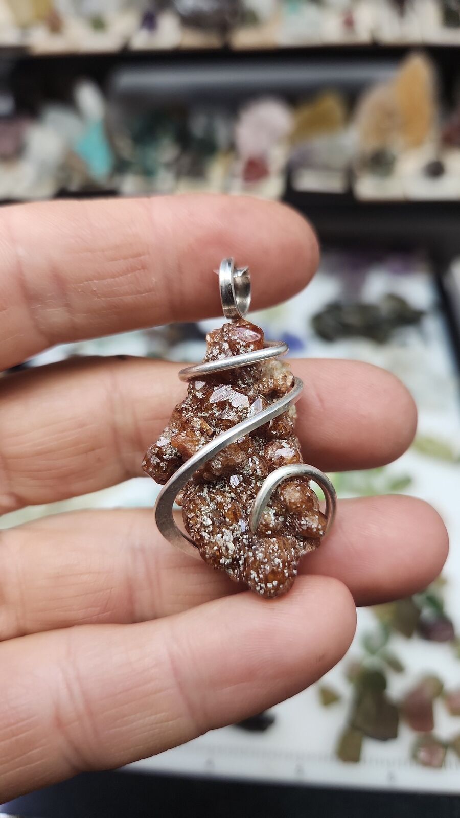 Grant pendant #109