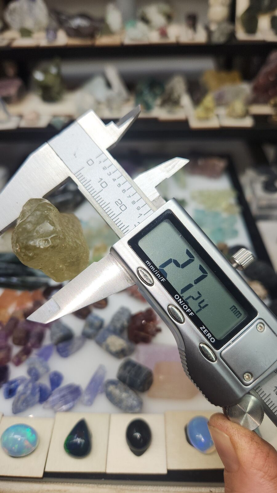 Libyan desert glass #33