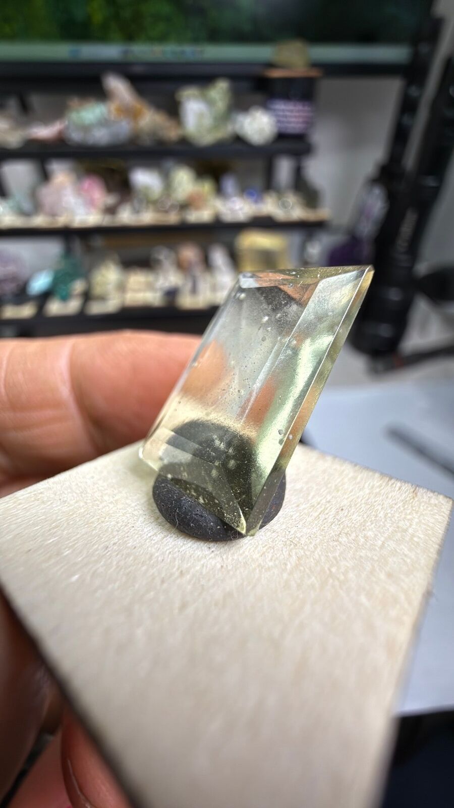 Libyan desert glass # 83