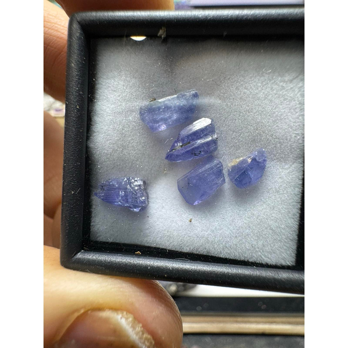 5ct box of tanzanite crystals #230