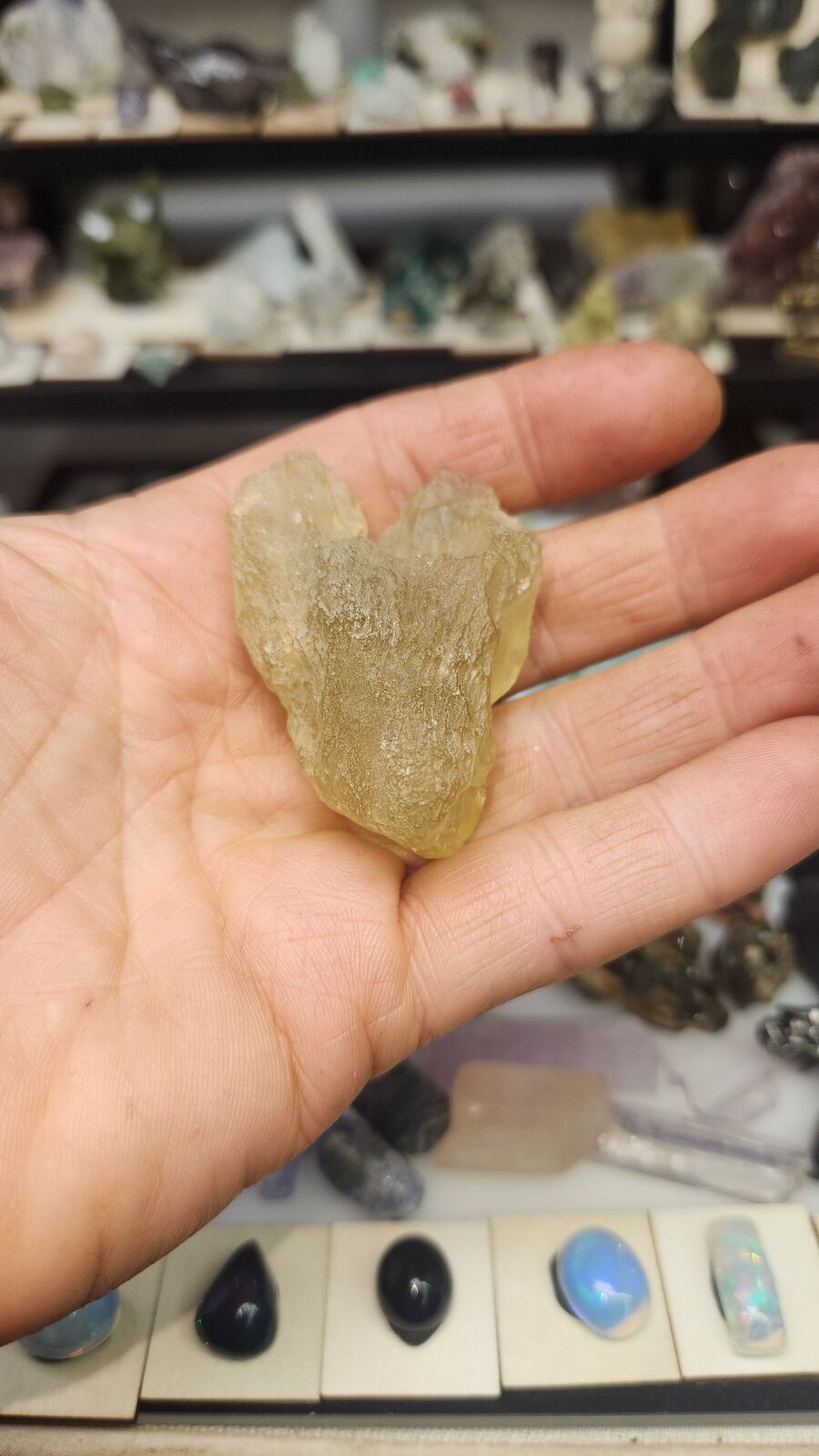 Libyan desert glass #47