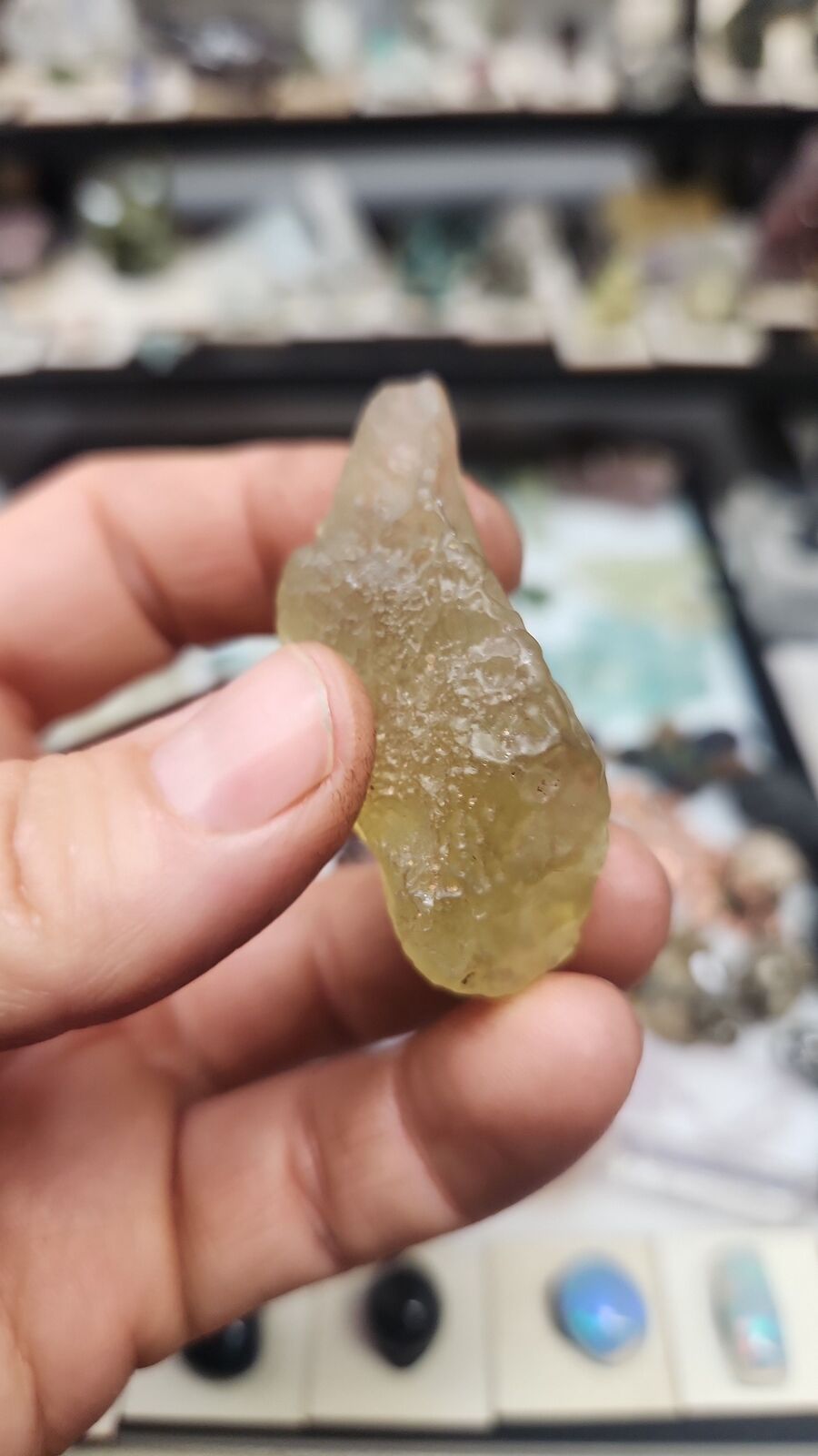Libyan desert glass #33