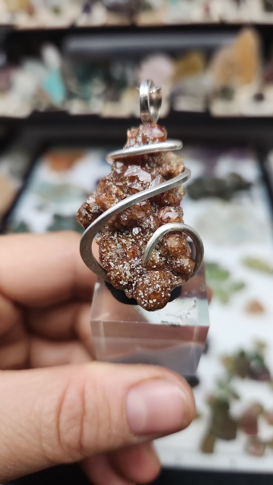 Grant pendant #109