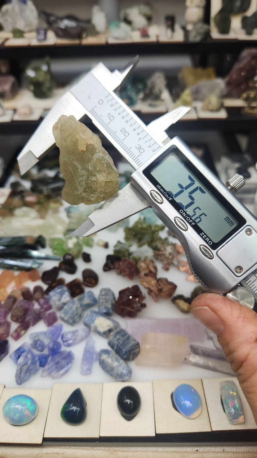 Libyan desert glass #47