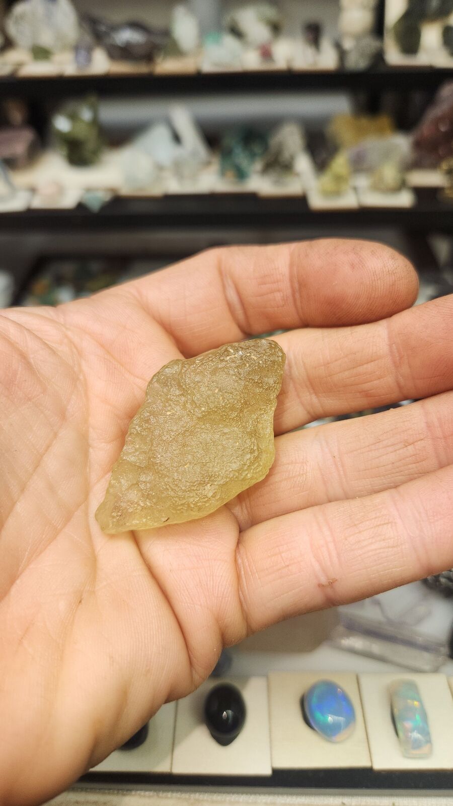 Libyan desert glass #33