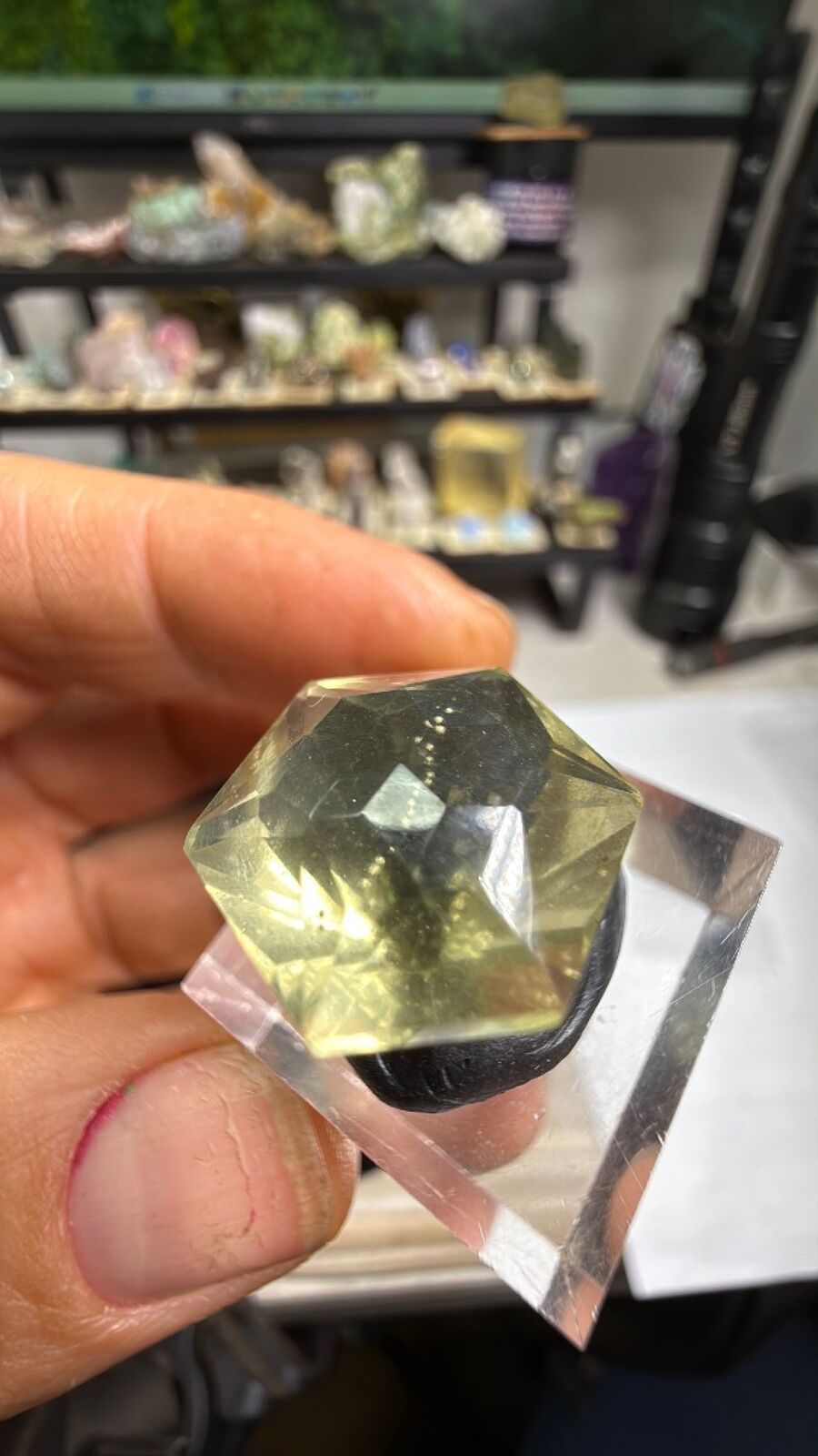 Libyan desert glass # 84