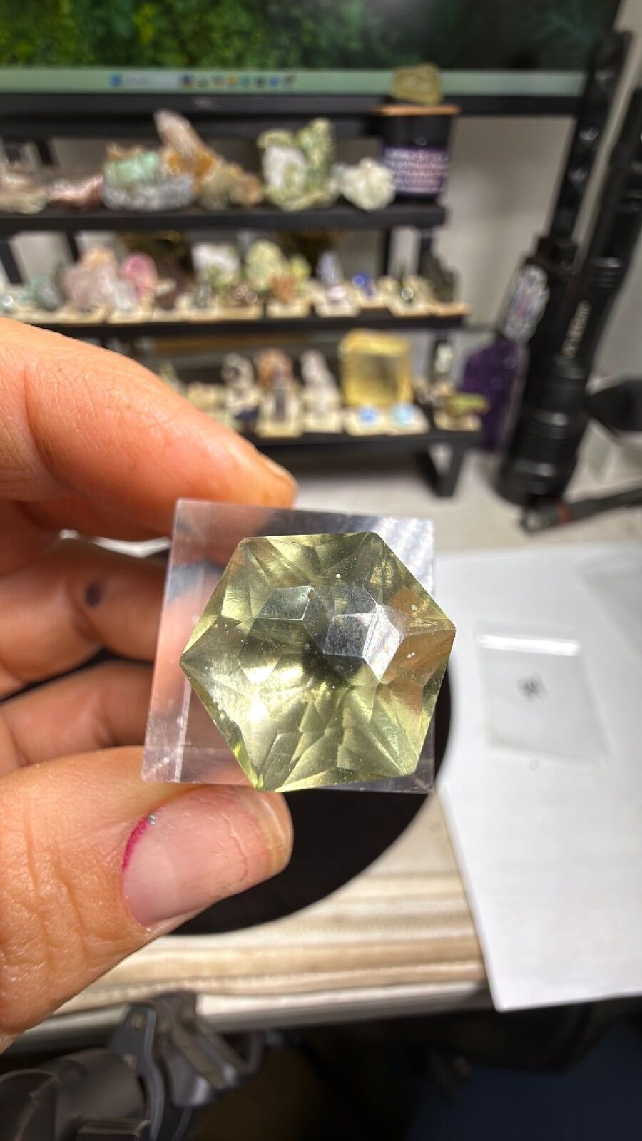 Libyan desert glass # 84