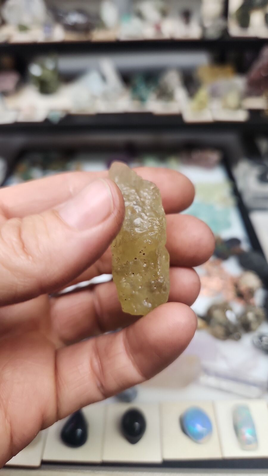 Libyan desert glass #33