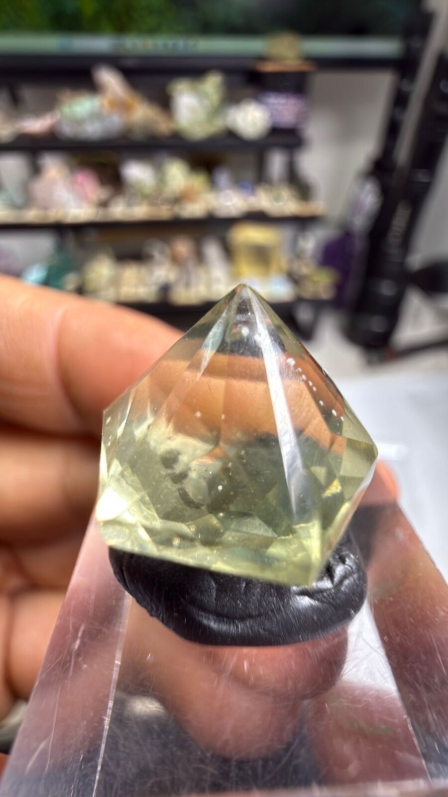 Libyan desert glass # 84